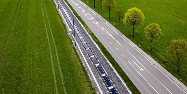 L’energia solare che arriva dai binari del treno