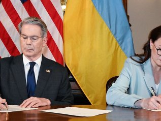 Usa-Ucraina, firmato l’accordo su terre rare e minerali critici