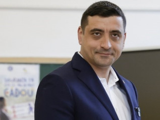 Elezioni, il leader anti-Ue Simion verso la presidenza. Sfiderà Dan