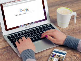 Apple studia alternative a Google