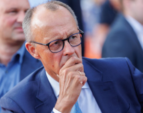 Merz: “L’approccio ostile di Unicredit è inaccettabile”