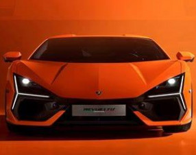 Lamborghini accelera con la settimana corta: più auto, meno assenze