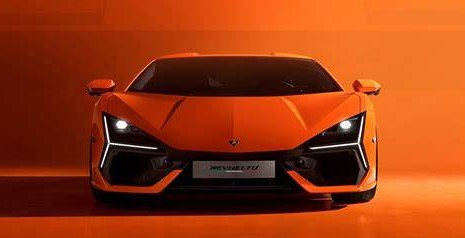 Lamborghini accelera con la settimana corta: più auto, meno assenze