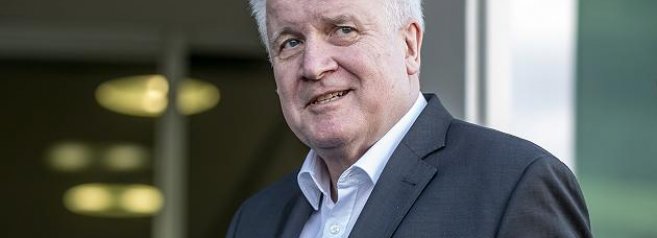 Per il sistema politico è crisi nera. Seehofer ha dato la spallata finale?