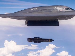 Bunker Buster, l’arma statunitense che fa tremare i bunker nucleari iranian