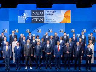 La Nato alza il tiro: spesa militare fino al 5% del Pil