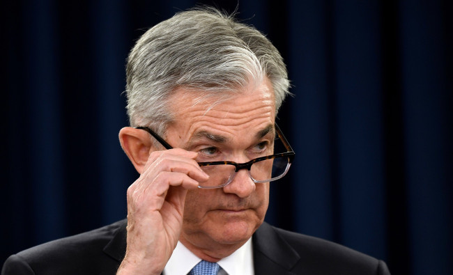 Powell contro Trump: “I dazi bloccano i tagli ai tassi. Così il debito Usa