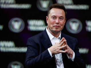 Musk lancia il suo partito e accusa Trump: “Così l’America finisce in banca