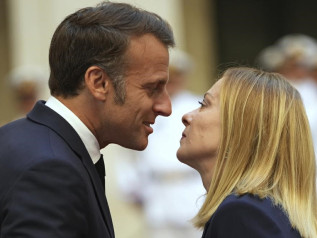 Debito pubblico, ora la Francia rischia di pagare più dell’Italia