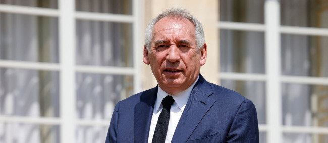 Bayrou lancia l’allarme: “Il debito minaccia il futuro del Paese”