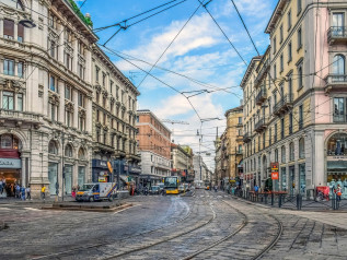Milano, affitti brevi sotto accusa: ma i numeri ridimensionano il fenomeno