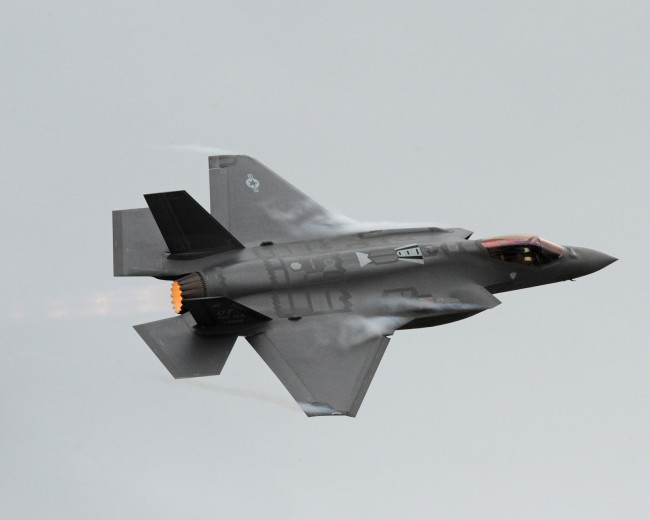 Tre jet russi violano lo spazio aereo estone. Respinti da F-35 italiani