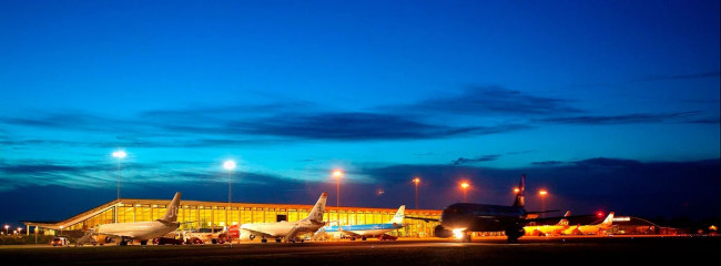 Ancora droni nei cieli: chiuso e poi riaperto l’aeroporto di Aalborg