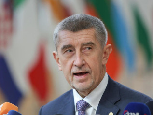 Praga si allontana da Bruxelles e …