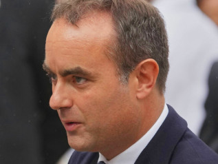 Lecornu si dimette dopo 27 giorni: Macron accetta