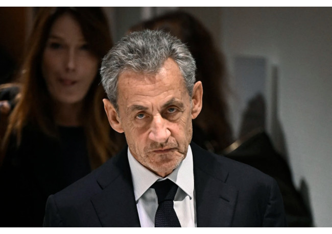 Sarkozy entra in carcere: “Vogliono farmi sparire, ma rinasco”