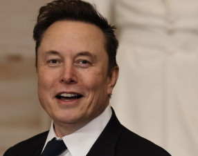 Tesla, via libera al mega-bonus da 1000 miliardi per Musk