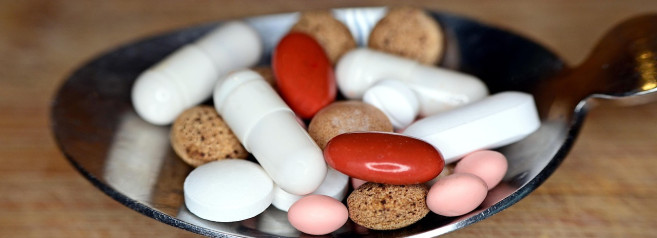 Gli italiani e i farmaci: quasi due pillole a testa