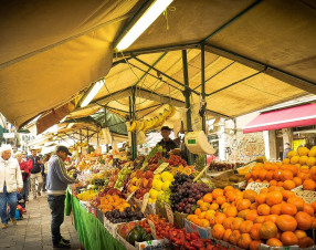 Prezzi dei beni alimentari fuori controllo