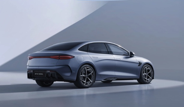 La Cina domina l’industria auto globale