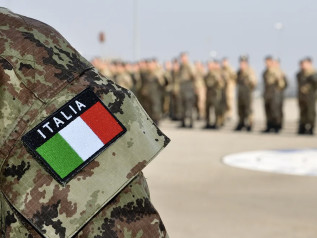 Nuove regole per il reclutamento militare: l’Italia punta a 160mila soldati