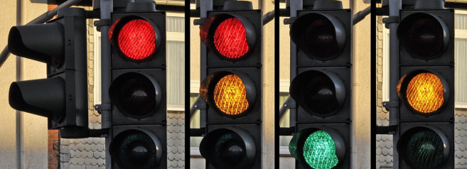 Auto, frenata sullo stop ai motori termici: dal 2035 sì a ibride, biofuel e