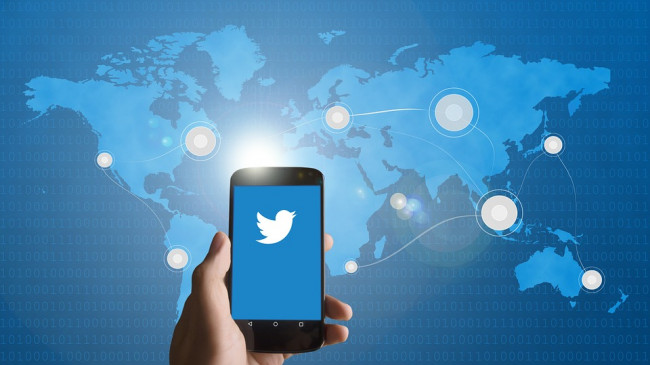 Dopo Fb, anche Twitter affonda a Wall Street