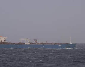 Macron: “Petroliera russa fermata nel Mediterraneo”