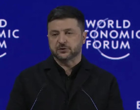 Zelensky a Davos: “Europa divisa e persa davanti a Trump”