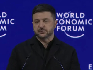 Zelensky a Davos: “Europa divisa e persa davanti a Trump”