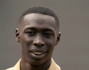 Khaby Lame, dal silenzio virale all’impero globale: accordo da 975 milioni