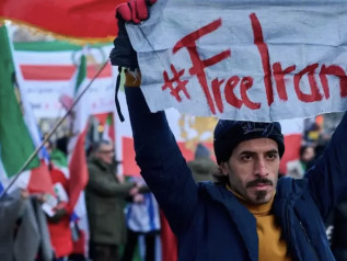 Trump avverte l’Iran: “Il tempo stringe”