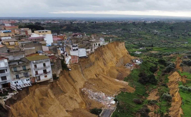 Italia fragile: il 94% dei Comuni è a rischio frane, alluvioni e valanghe