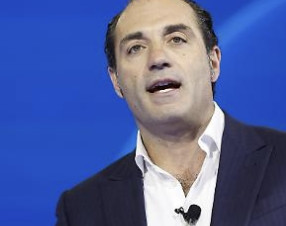 Stellantis cambia rotta: il “reset radicale” per salvare l’ex colosso