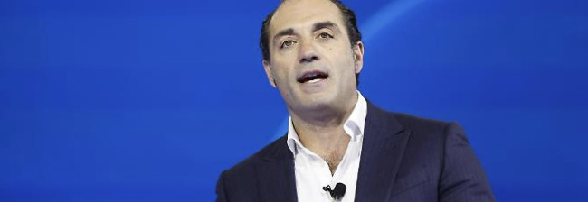 Stellantis cambia rotta: il “reset radicale” per salvare l’ex colosso