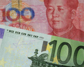 Yuan forte, euro sotto pressione