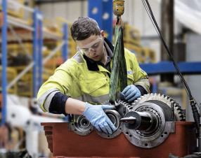 Produzione industriale in Italia: il 2025 chiude in calo