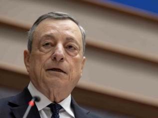 Draghi: “L’economia peggiora, serve una svolta immediata”