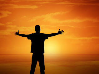 Pil e felicità: quanto conta davvero il reddito nel benessere delle persone