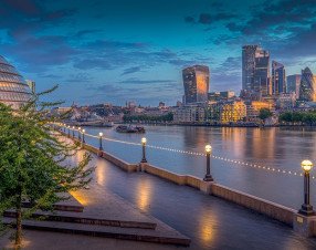 Londra sfida Visa e Mastercard