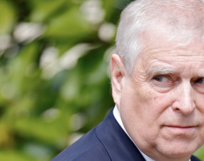 Arrestato (e poi rilasciato) Andrew Mountbatten-Windsor, ex principe Andrea