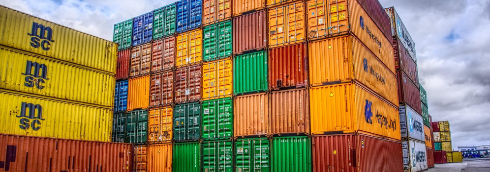 Trump alza ancora il tiro: dazi globali al 15%