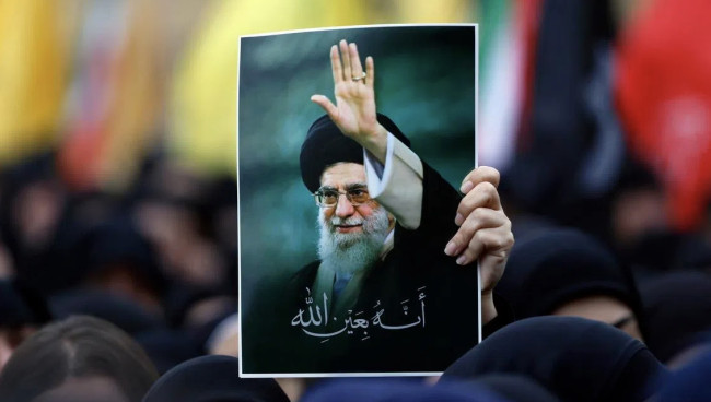 MO in fiamme: dopo Khamenei, la guerra tra Israele, Usa e Iran si allarga