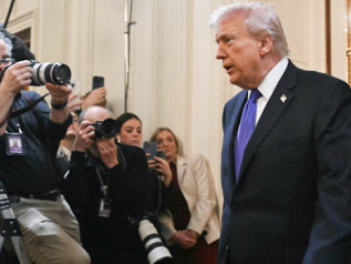 Iran, Trump non esclude truppe di terra. Colpita l’ambasciata Usa a Riad