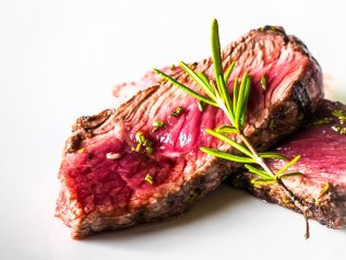 Carne, le 3 maggiori aziende al mondo emettono gas serra quanto la Francia