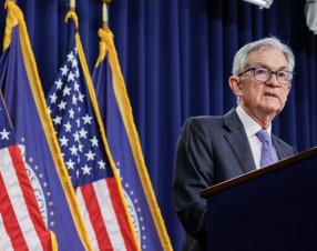 Fed ferma sui tassi: guerra in Medio Oriente e petrolio agitano i mercati