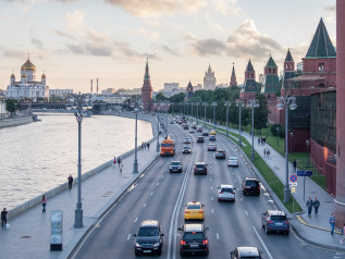 Mosca al buio digitale: Putin oscura Internet per paura di attentati