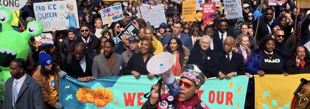 “No Kings”, protesta globale contro Trump: De Niro in piazza a NY