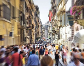 La vita media sale a 83,4 anni. Ma cresce l’emergenza malattie croniche