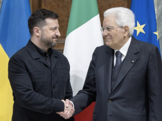 Mattarella a Zelensky: “Sostegno pieno e duraturo”
